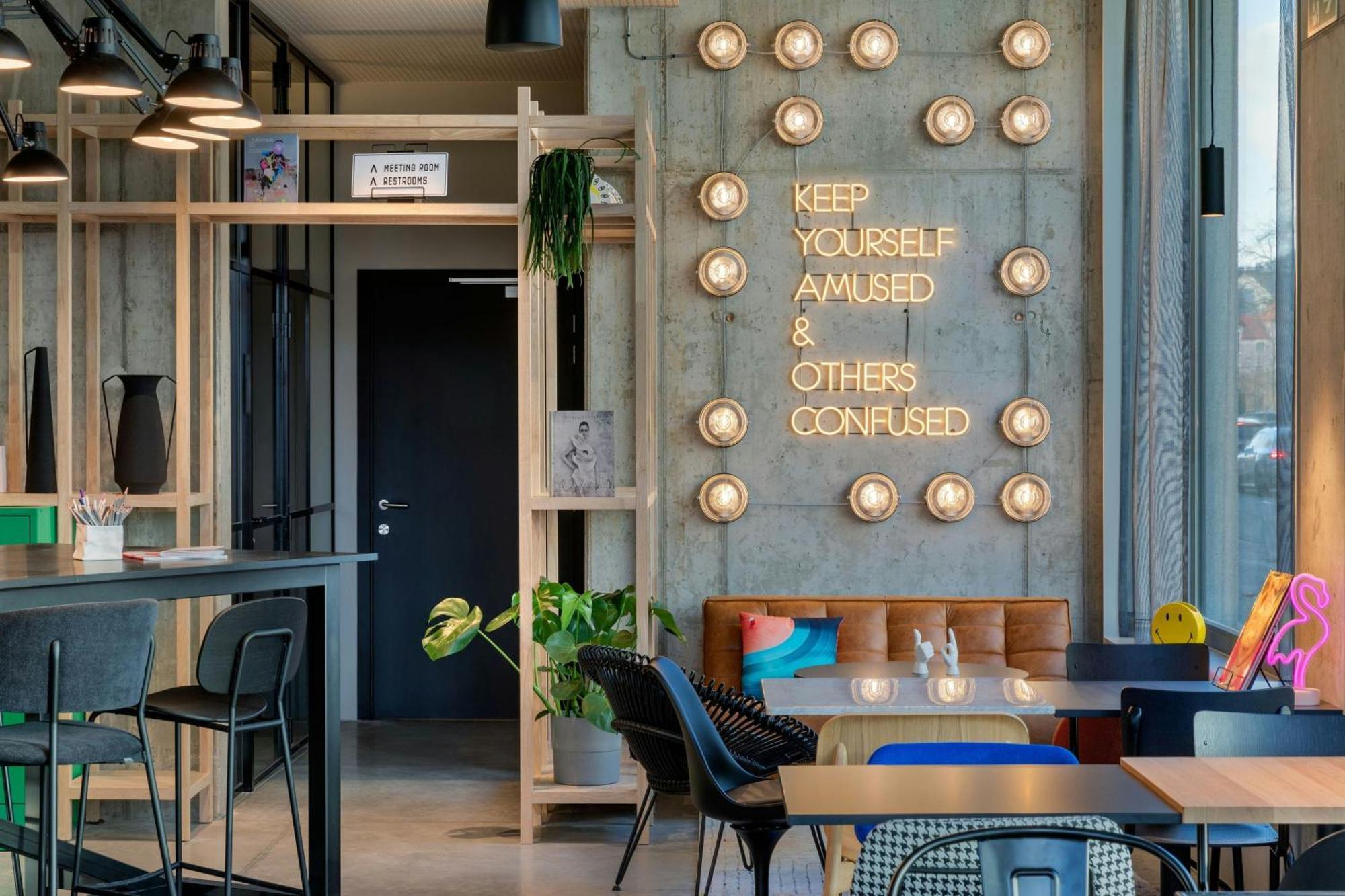 Hotel Moxy Anversa Esterno foto