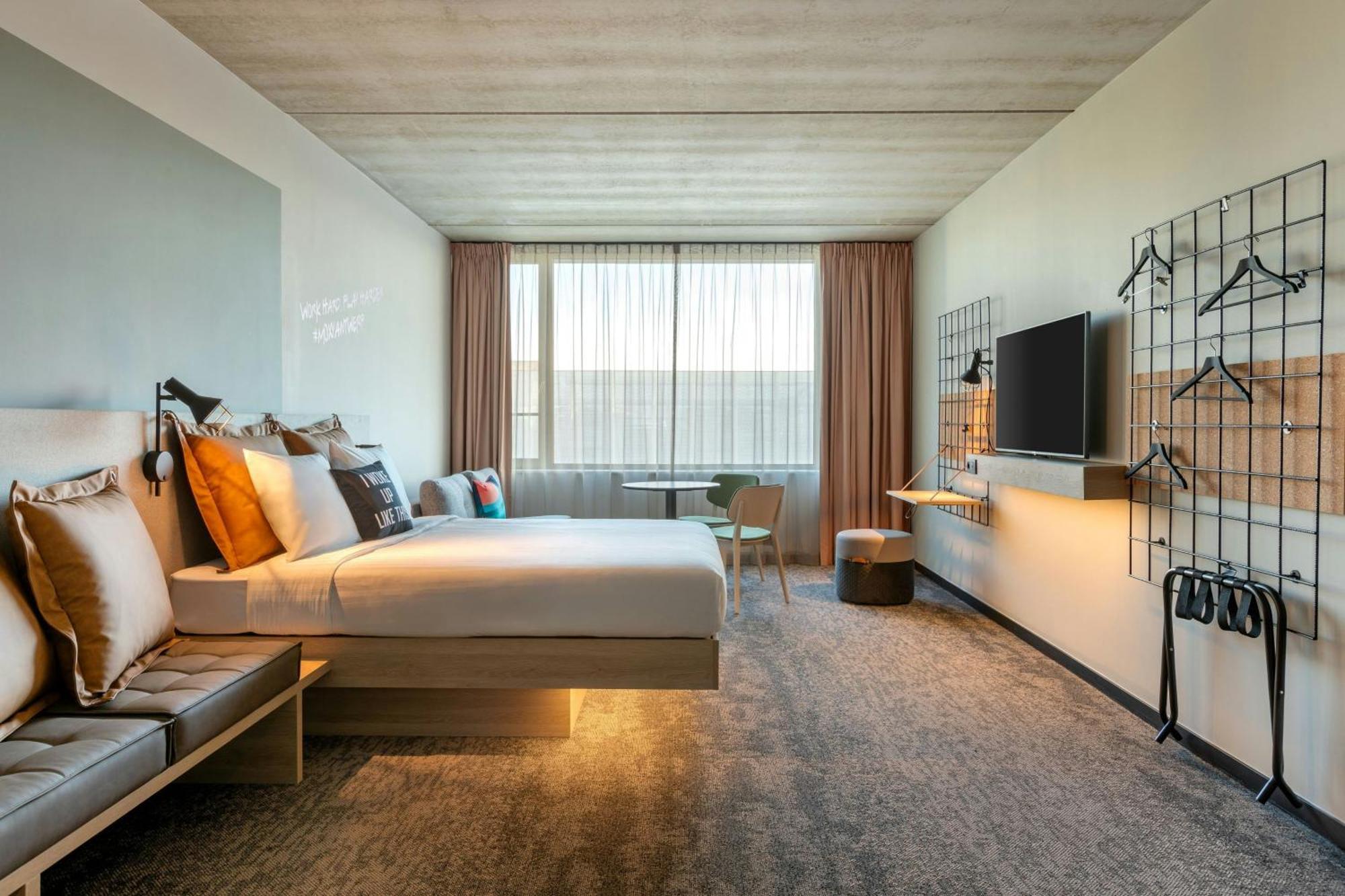 Hotel Moxy Anversa Esterno foto