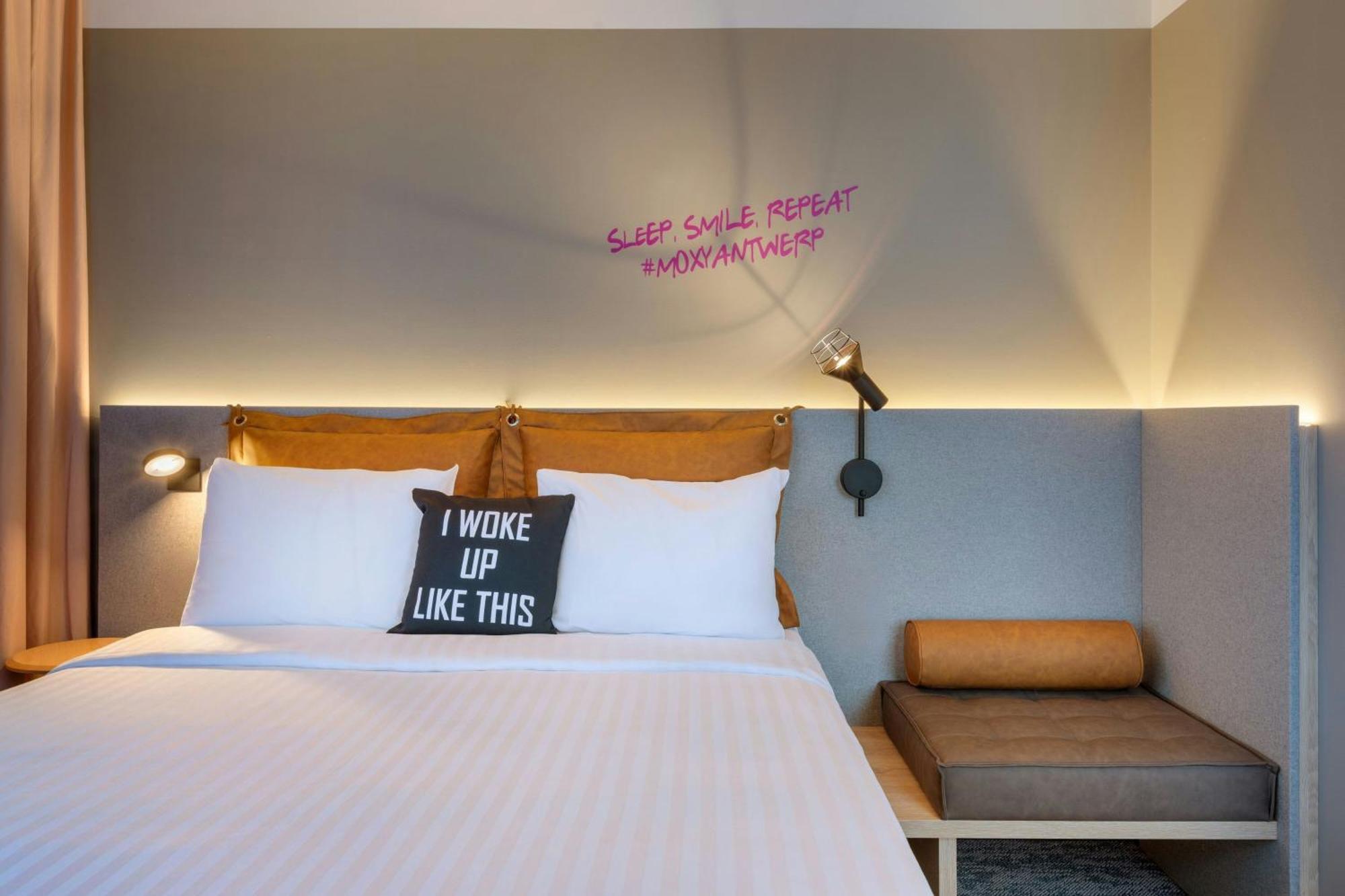 Hotel Moxy Anversa Esterno foto