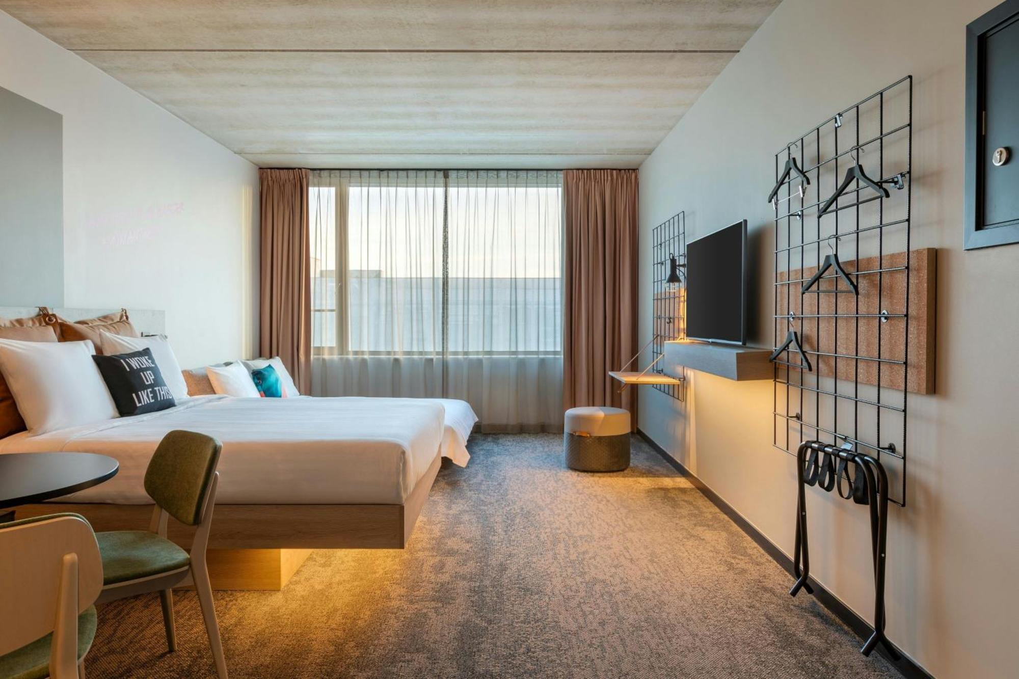 Hotel Moxy Anversa Esterno foto