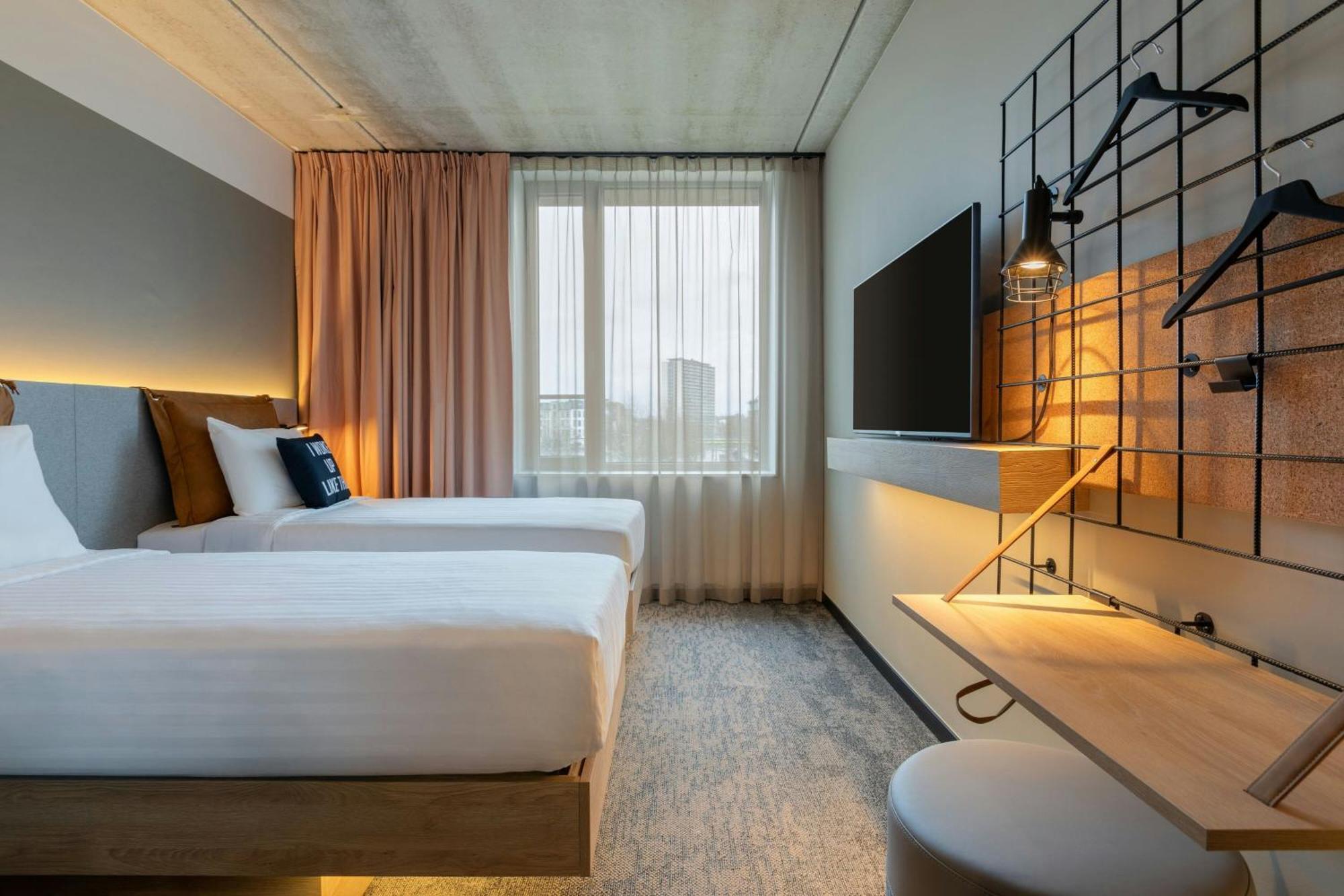 Hotel Moxy Anversa Esterno foto